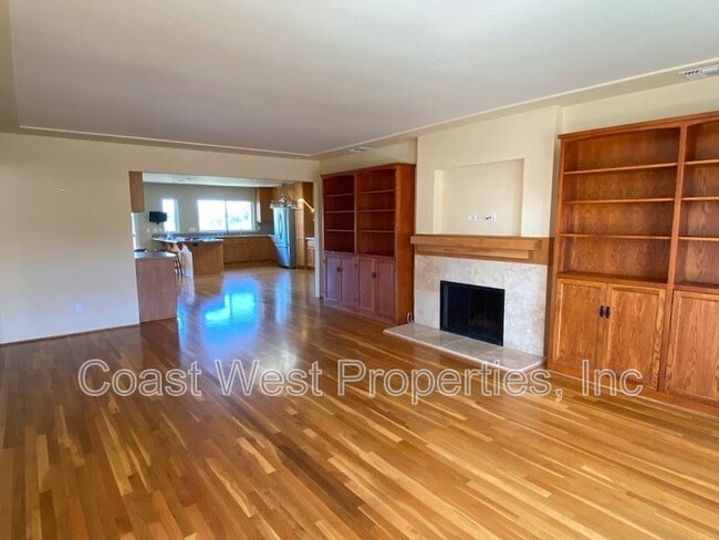 Building Photo - 4372 Argos Dr