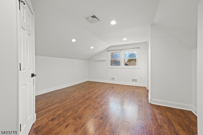 Building Photo - 27 Meadowview Rd