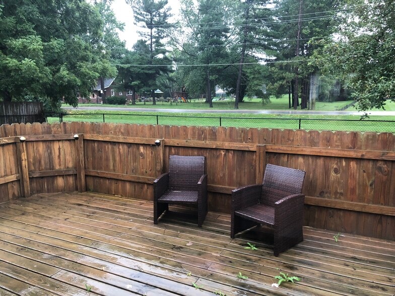 Building Photo - 10843 Tanbark Dr