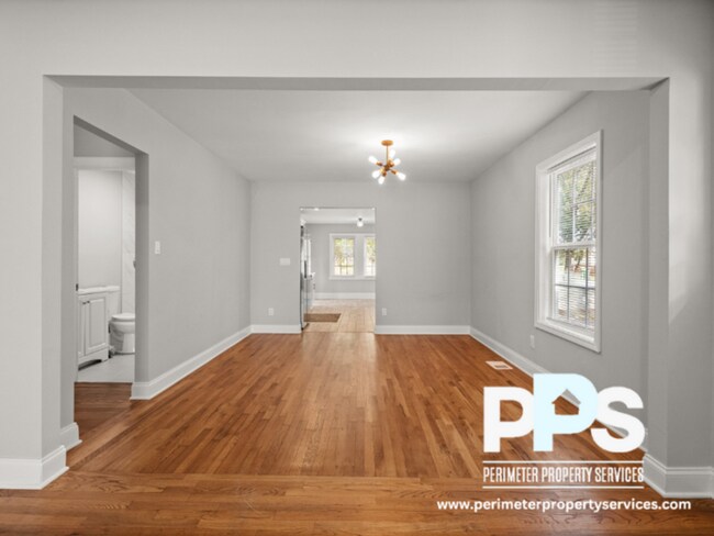 Building Photo - 1527 Mayflower Ave SW