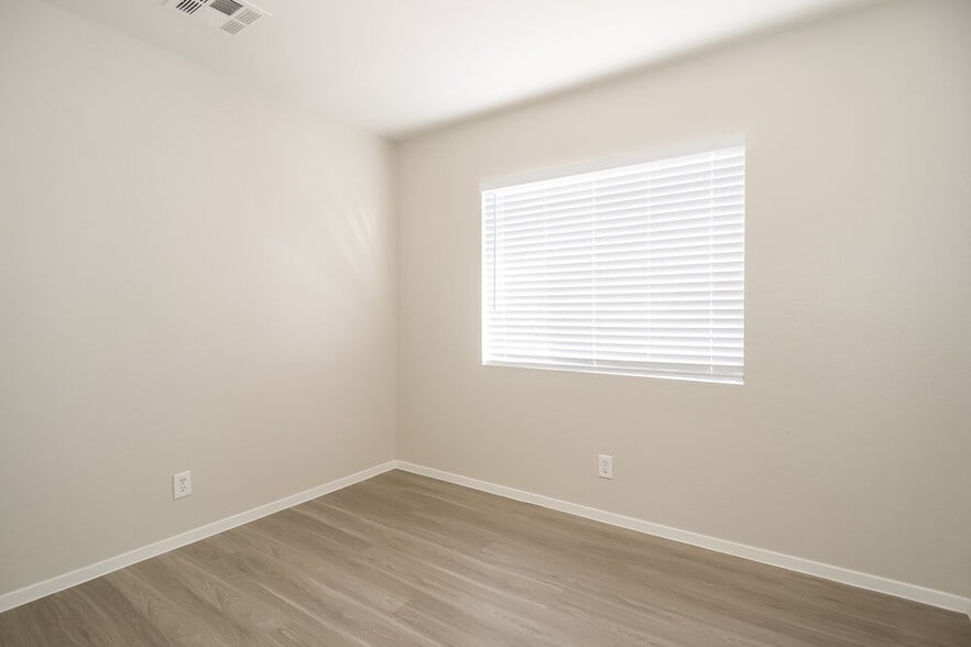 Building Photo - 3207 W Verde Way