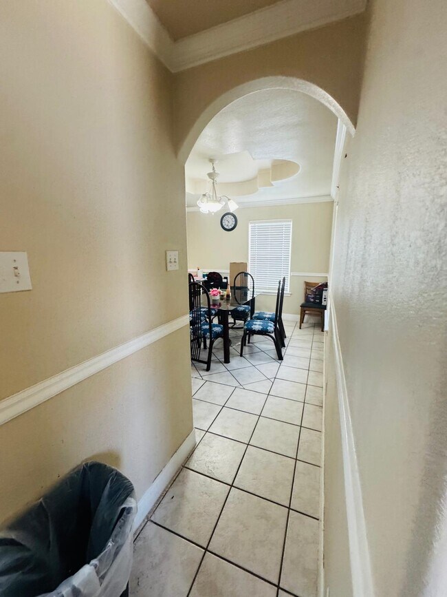 Building Photo - 218 Girasol Ct