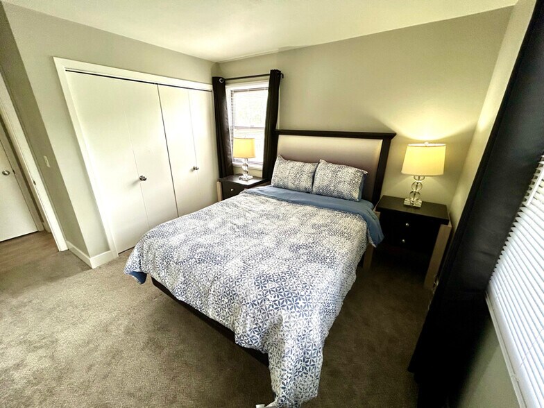 Building Photo - 4028 N Illinois Ave