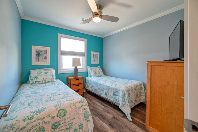 Building Photo - BEAUTIFUL,  FURNISHED OFF-SEASON BEACH RENTAL