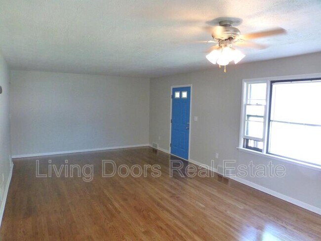 Building Photo - 3701 Lewis Ave