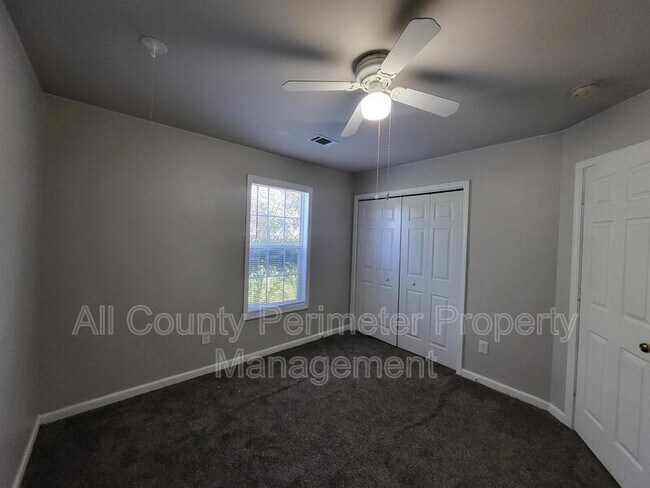 Building Photo - 704 White Dove Dr