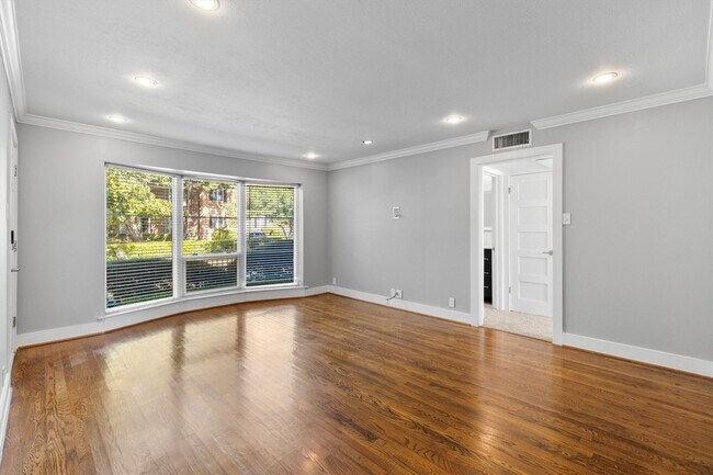 Building Photo - 3012 Mahanna Springs Dr