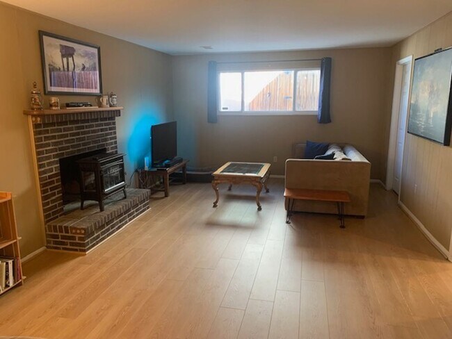 Building Photo - Fantastic 3 bed 2 bath home in Centennial ...