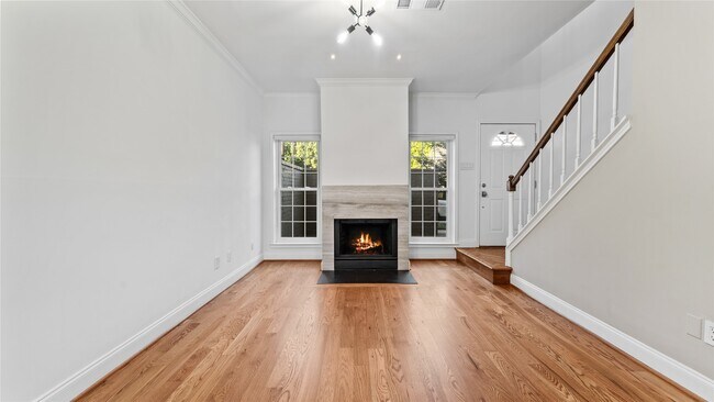 Building Photo - 2215 Stanford St