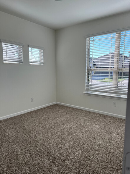 Building Photo - 1243 Mill Pl