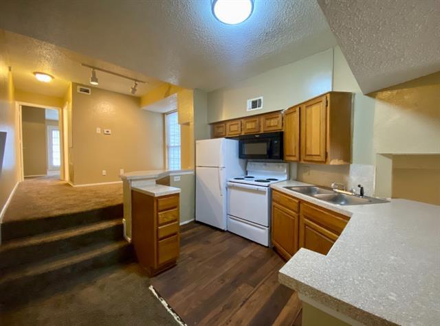 Building Photo - 9823 Summerwood Cir