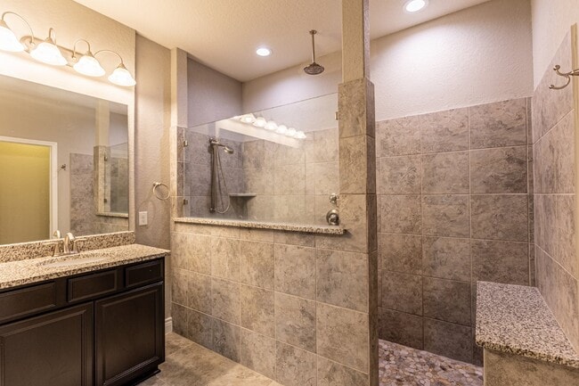 Building Photo - 27462 Paraiso Sands