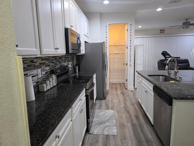 Building Photo - 14234 Damselfly Dr