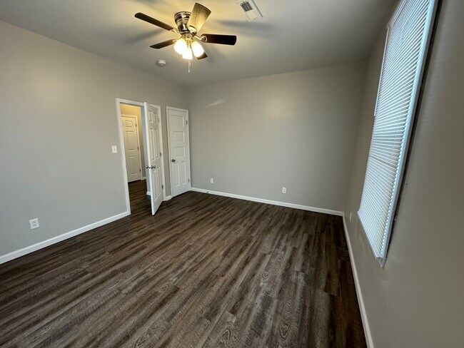 Bed 3 - 206 S 16th St