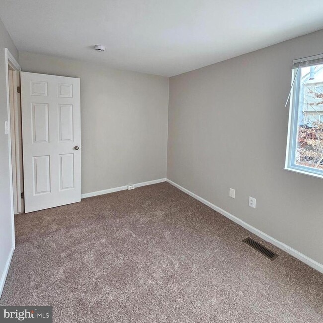 Building Photo - 8473 Aurora Ct