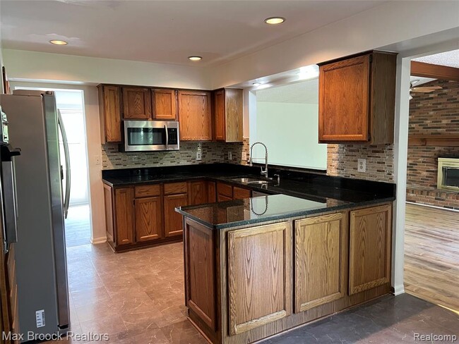 Building Photo - 6330 Odessa Dr