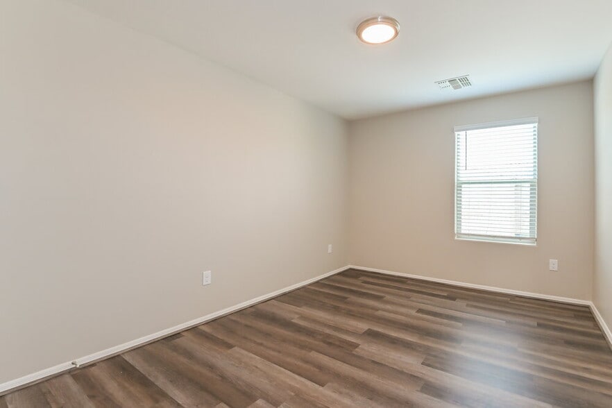 Building Photo - 6549 S Calle Diablo Dr