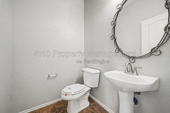 Building Photo - 852 S Colonial Dr