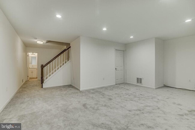 Building Photo - 2866 Yarn Ct