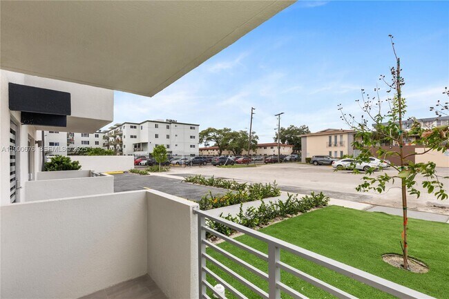 Building Photo - 13200 NE 7th Ave