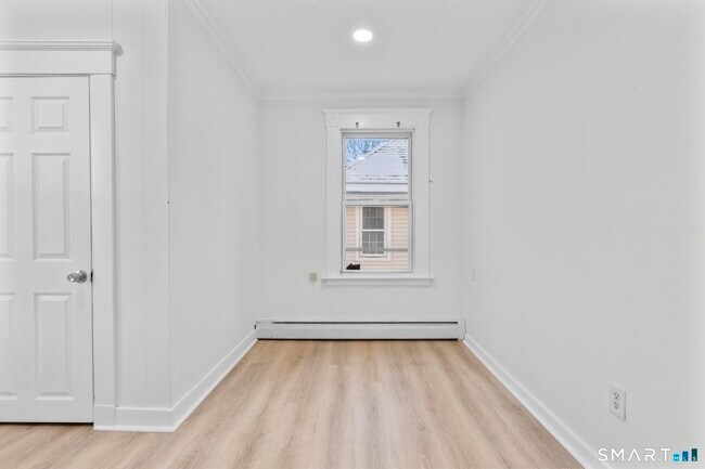 Building Photo - 141 Augur St