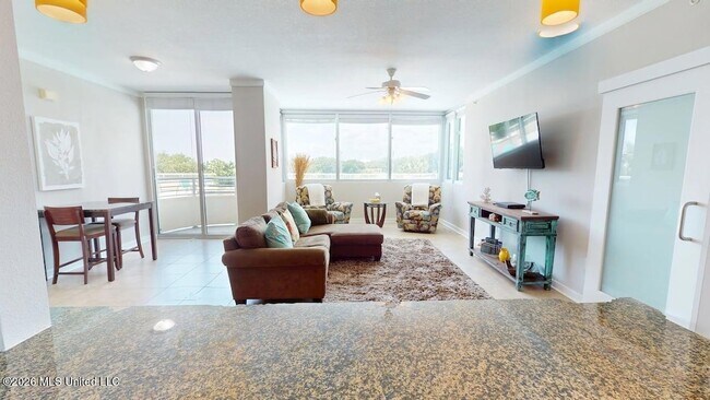 Building Photo - 2060 Beach Blvd