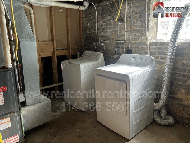 Building Photo - 3027 N 2nd St