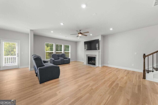 Building Photo - 96 Fairway Dr
