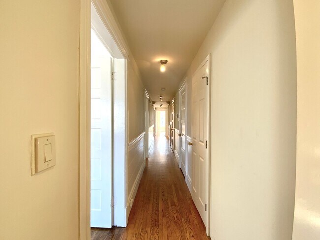 Building Photo - 4BR/2BA in Haight. IN-UNIT LAUNDRY! DISHWA...