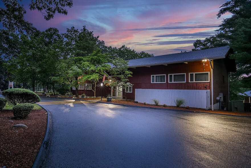 Primary Photo - Heritage Gardens