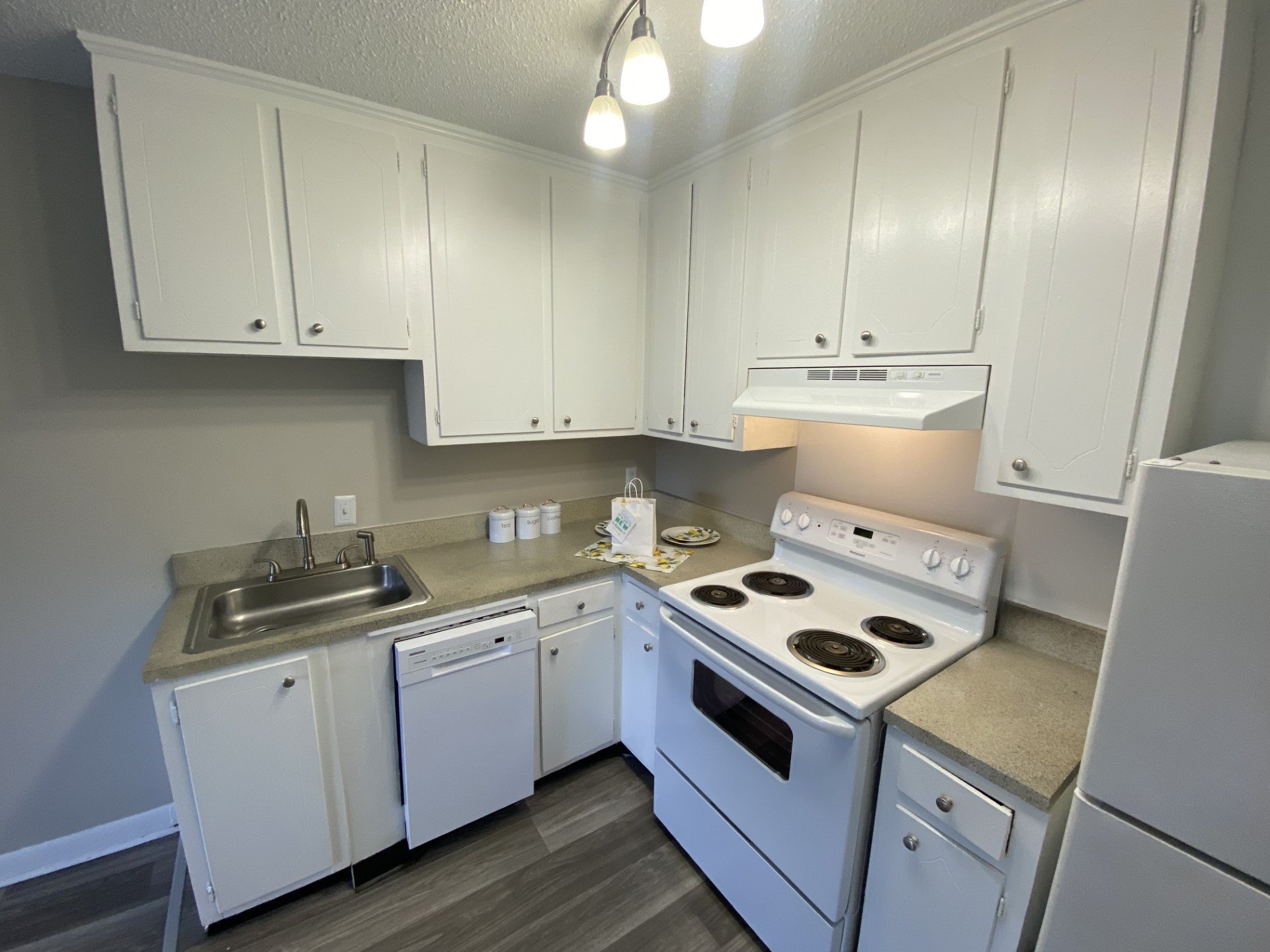 Building Photo - 1005 Hickory Hill Ln