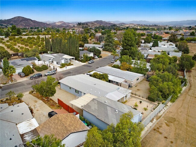 Building Photo - 33828 Plowshare Rd