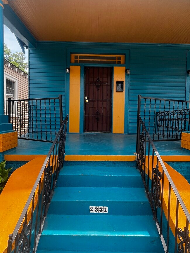 Building Photo - 2331 Saint Anthony St