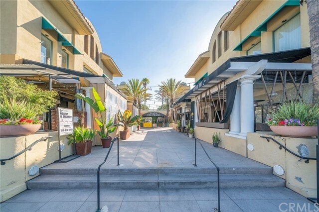 Building Photo - 1301 Cabrillo Ave