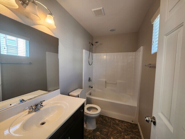 Building Photo - Unique condo with rooftop Strip Views and modern amenities.