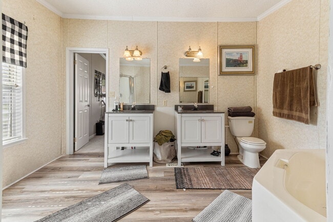 Building Photo - 214 Shipman's Pike