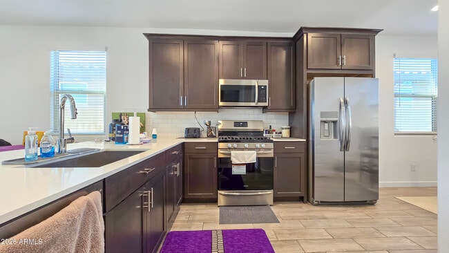 Building Photo - 16839 W Evergreen Rd