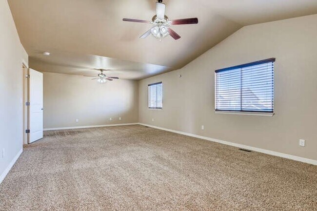 Building Photo - Evolve Real Estate: Available November 1 U...