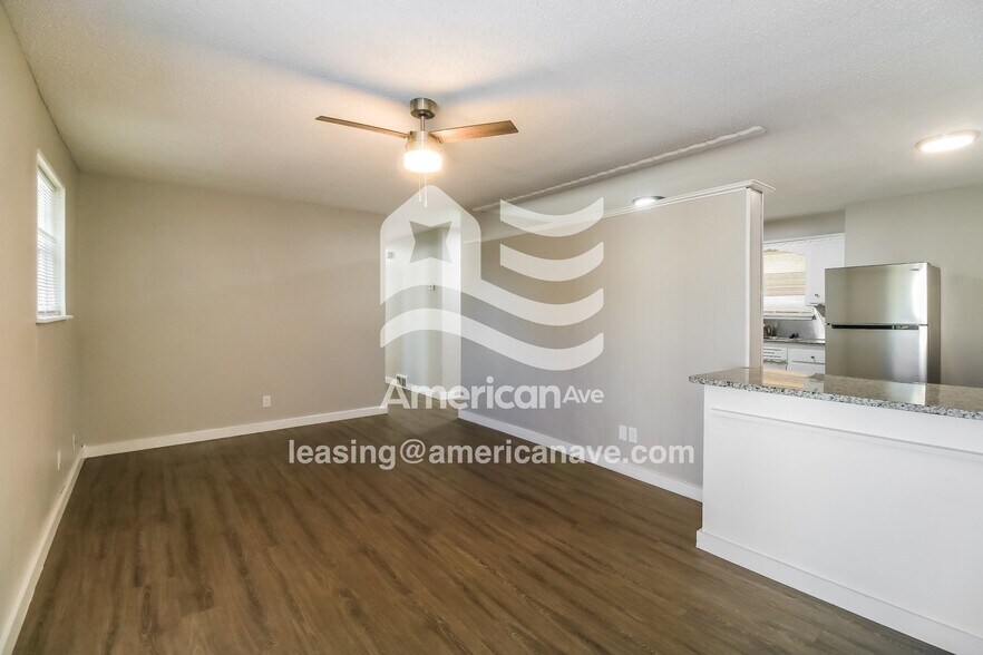Building Photo - 4813 Trina Dr