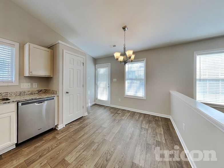 Building Photo - 4991 Astonshire Ln