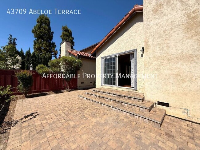 Building Photo - 43709 Abeloe Terrace