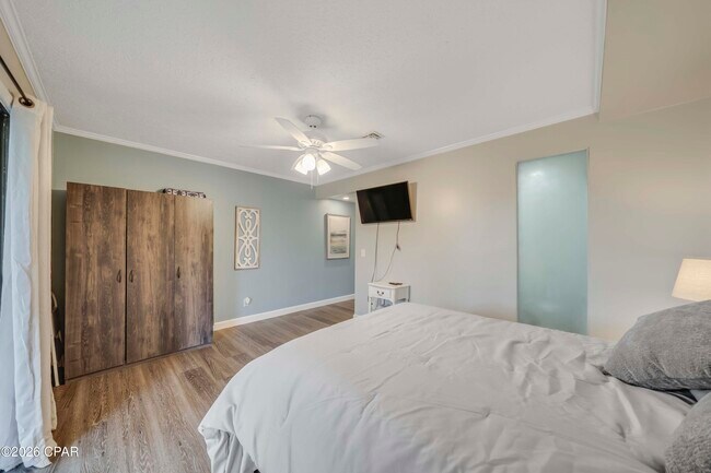 Building Photo - 6903 N Lagoon Dr