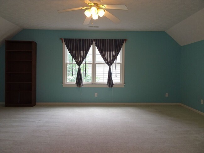 Building Photo - 4 Bedroom 2.5 Bath Home in Powhatan Secondary