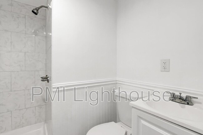 Building Photo - 25 Thorney Ave