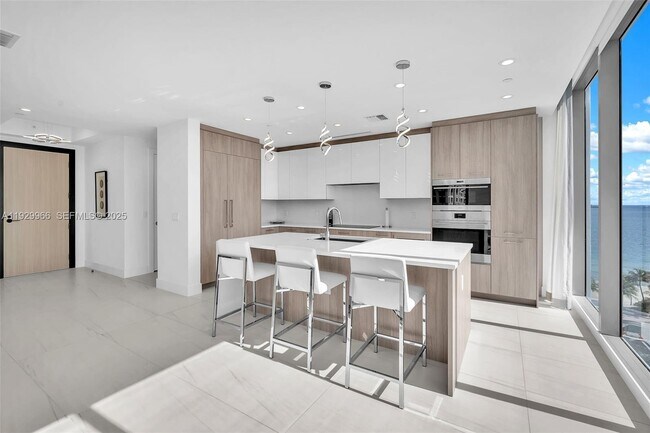 Building Photo - 151 N Seabreeze Blvd