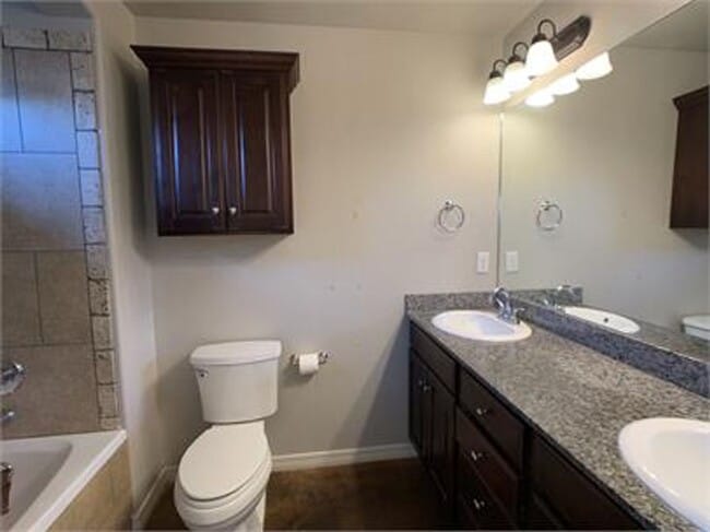 Building Photo - Fabulously Cozy Home