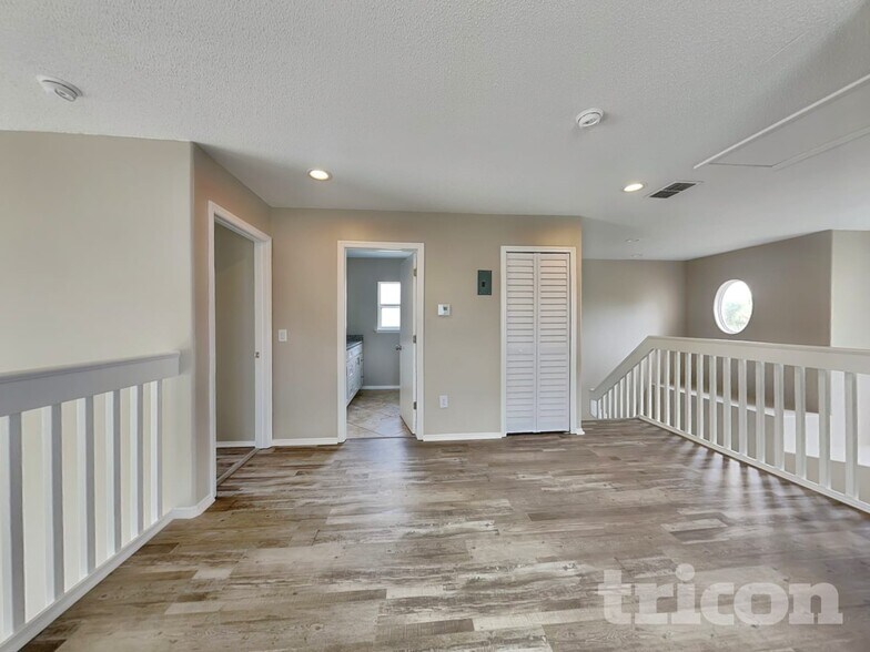 Building Photo - 1708 Meadow Pond Way