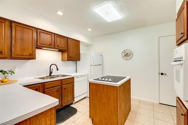 Building Photo - 1814 Veranda Dr