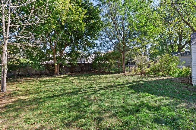 Building Photo - 4918 N Berkeley Blvd