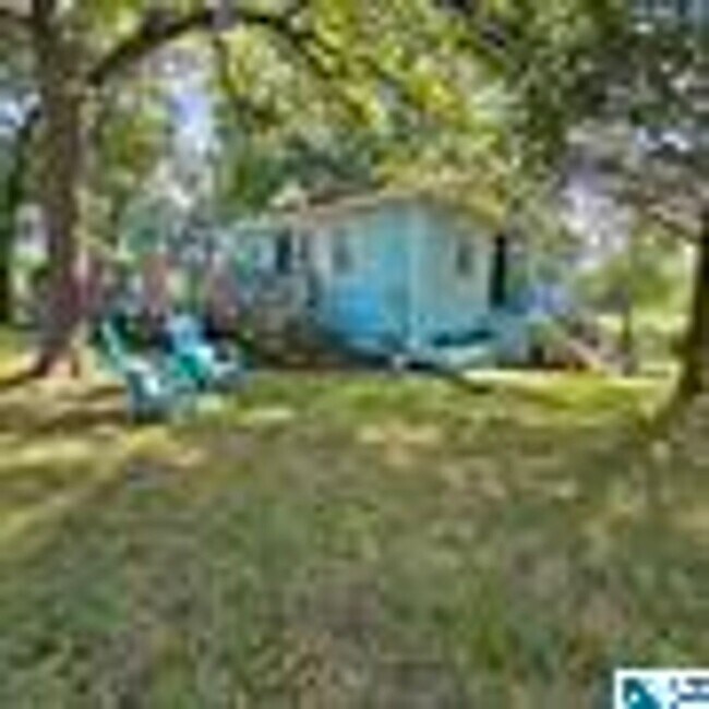 Building Photo - Charming 4 Bedroom, 1 Bathroom house